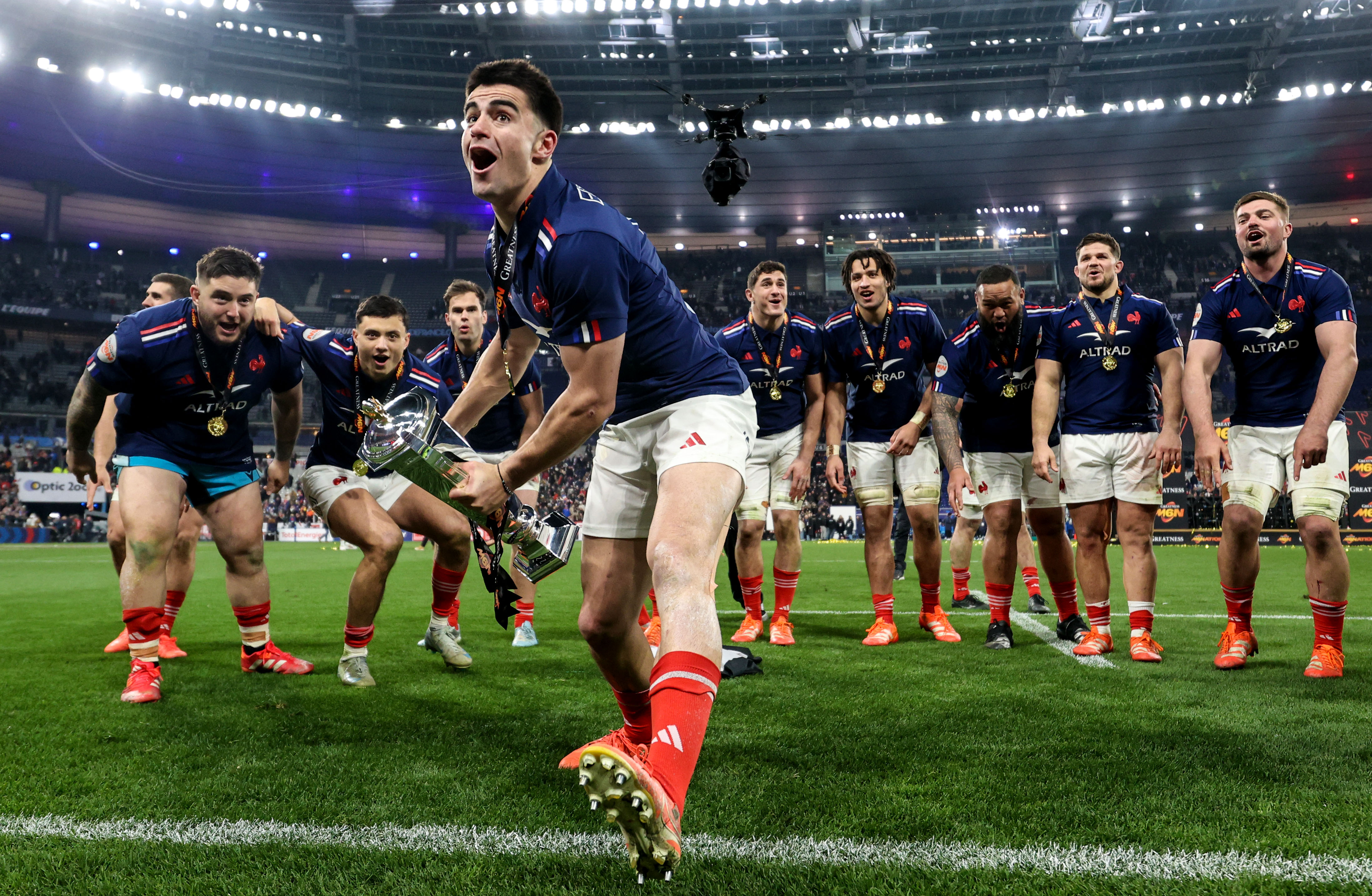 France celebrate winning the 2025 Guinness Men's Six Nations title