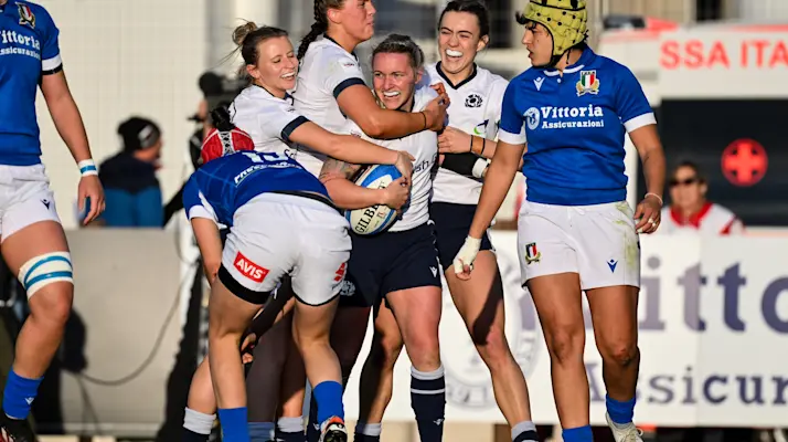 Chloe Rollie scores the third try for Scotland against Italy