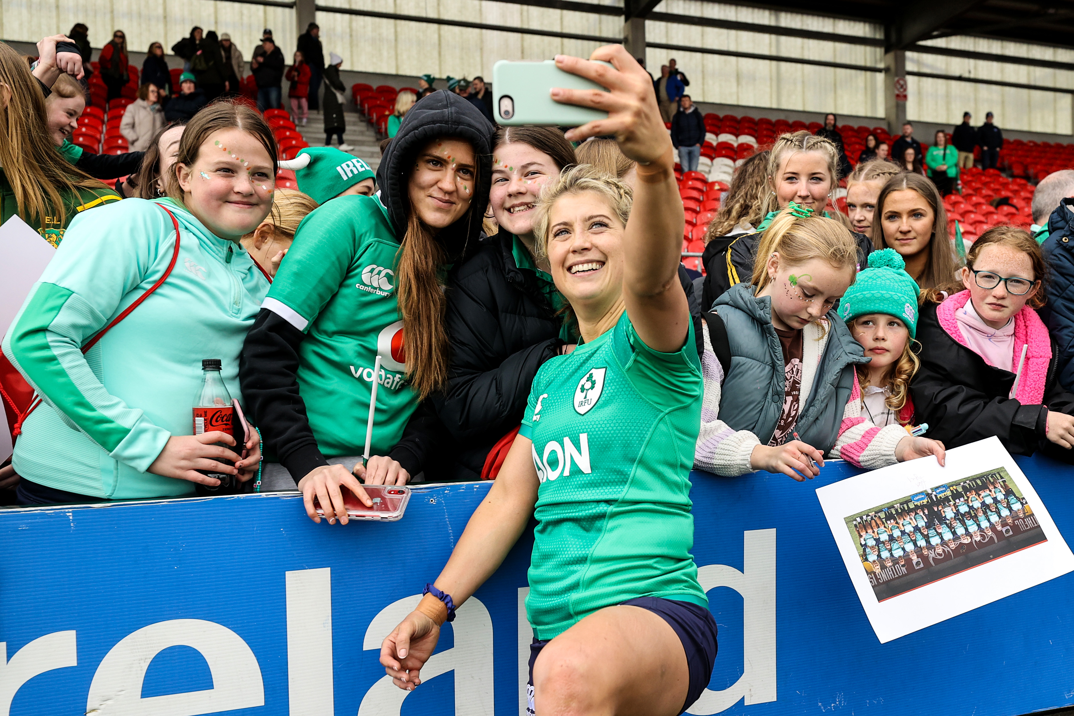 Ireland_Women_Supporters_Club_Photo_1