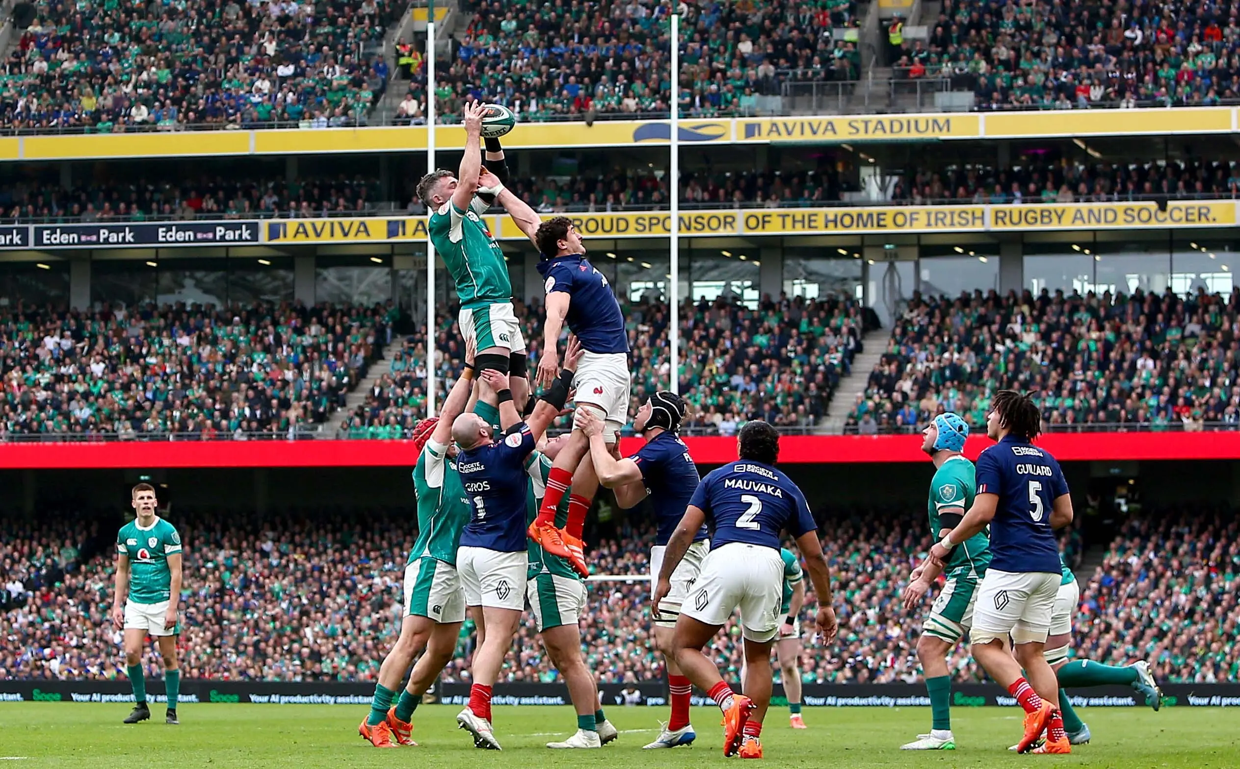 A view of a lineout during the 2025 Championship match between Ireland and France at the Aviva Stadium.