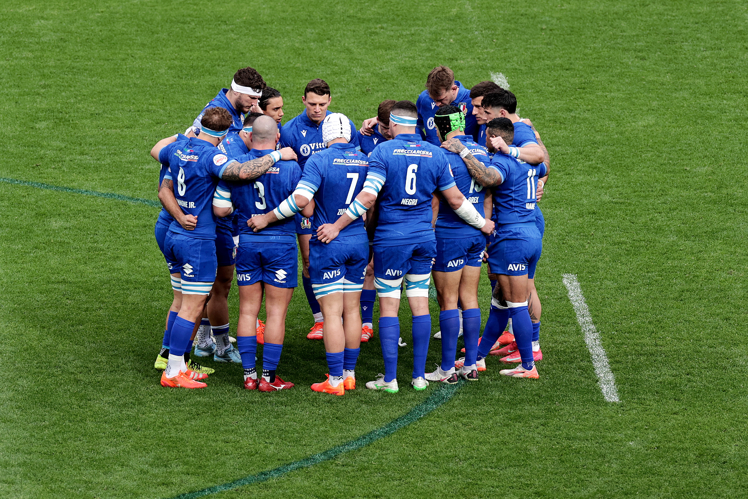 Italy huddle ahead of the 2025 Guinness Six Nations Championship Round 5 game between Italy and Ireland in the Stadio Olimpico, Rome,