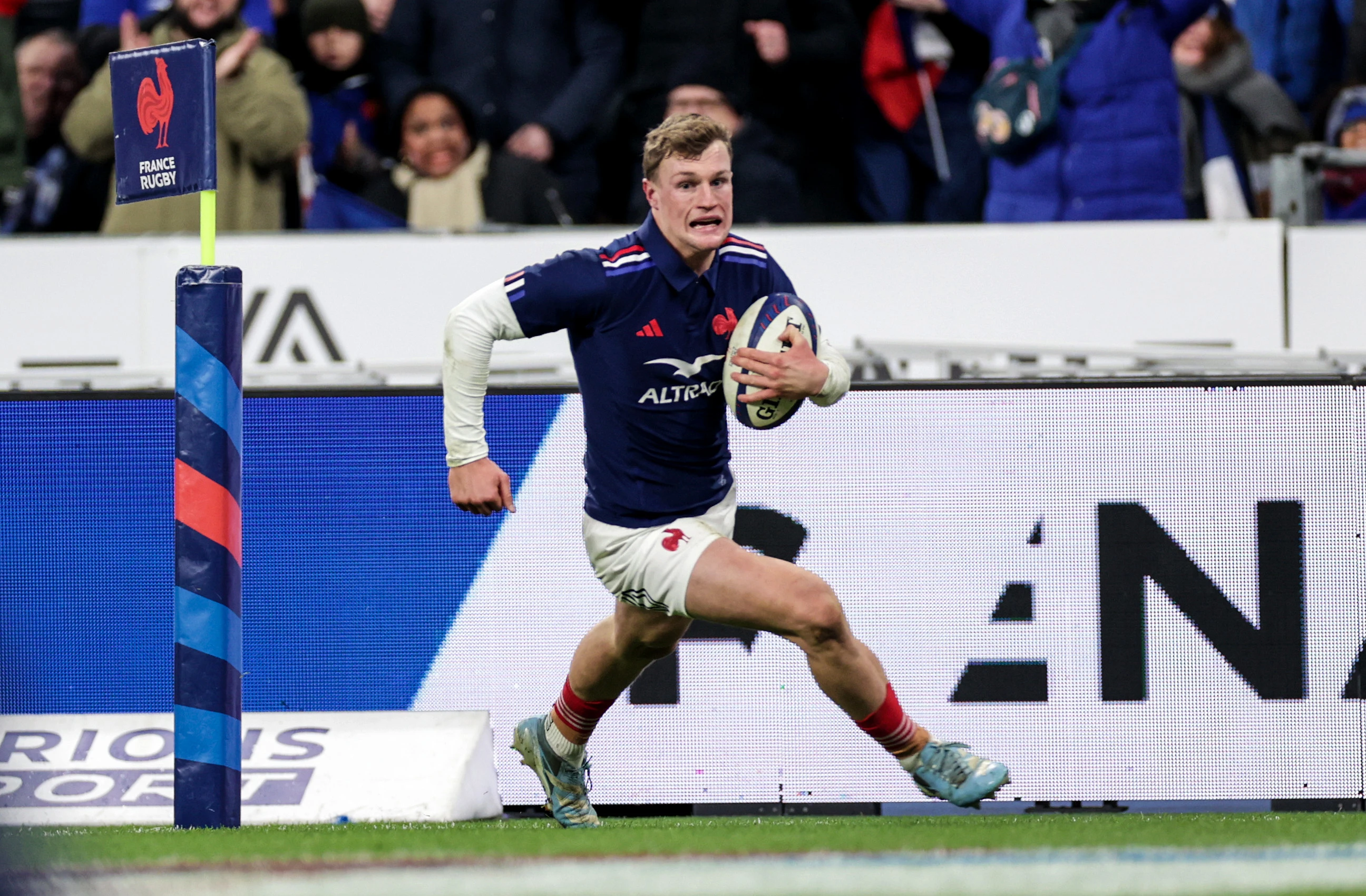 France's Emilien Gailleton on his way to scoring against Argentina during the 2024 Autumn Nations Series.