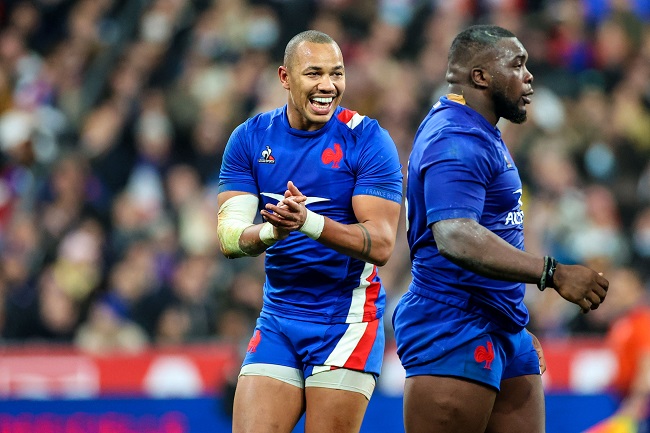 Gael Fickou celebrates after the game 20/11/2021