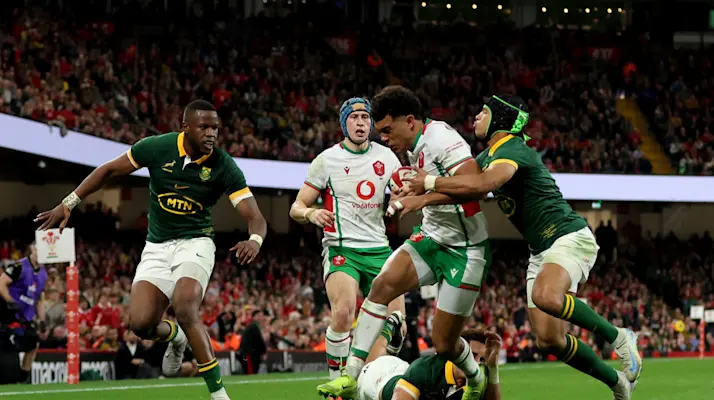 Wales' Rio Dyer scores a try during the Autumn Nations Series between Wales and South Africa at the Principality Stadium, Cardiff,