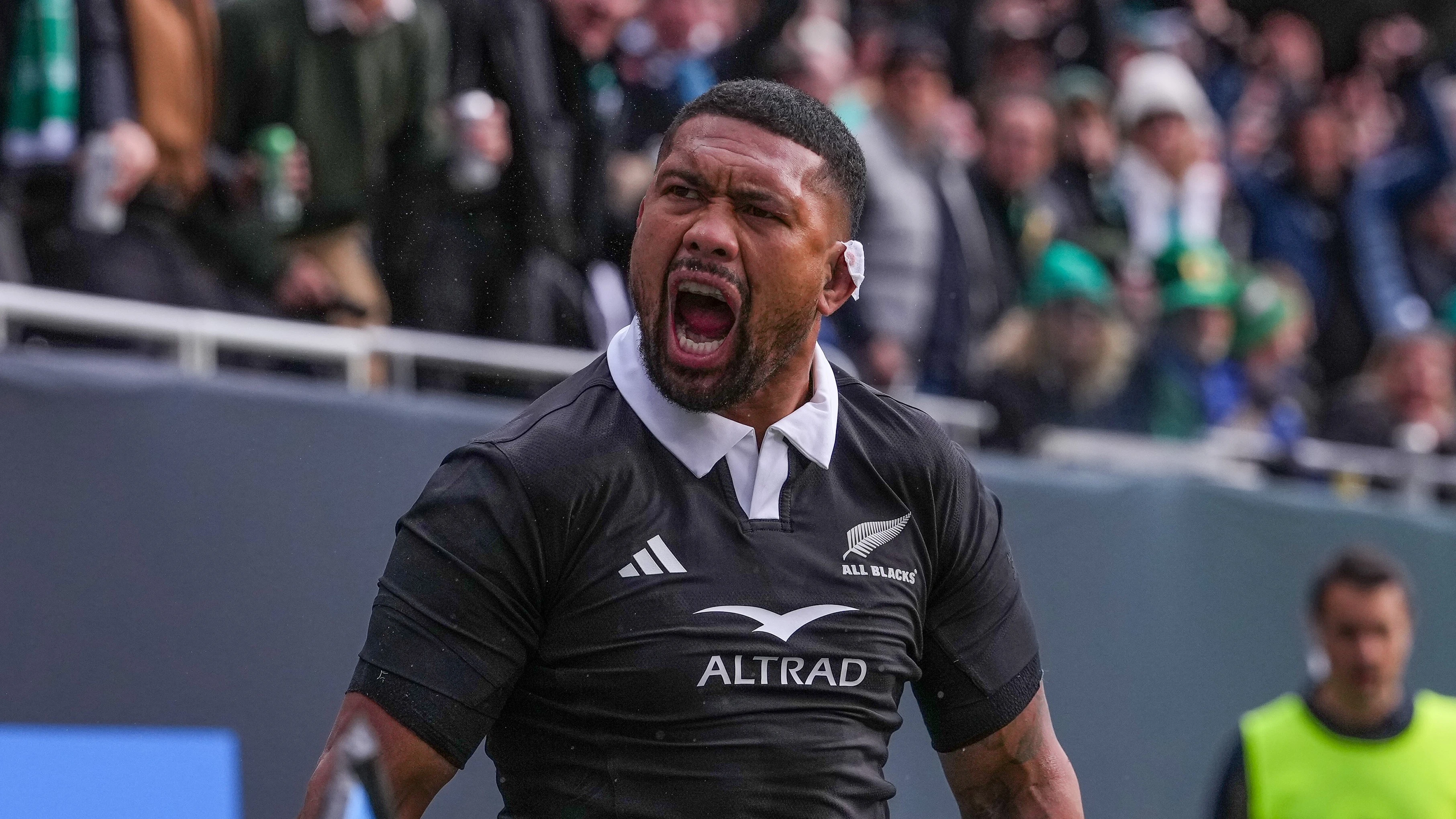 Ardie Savea celebrates scoring a try against Ireland in Chicago in 2025.