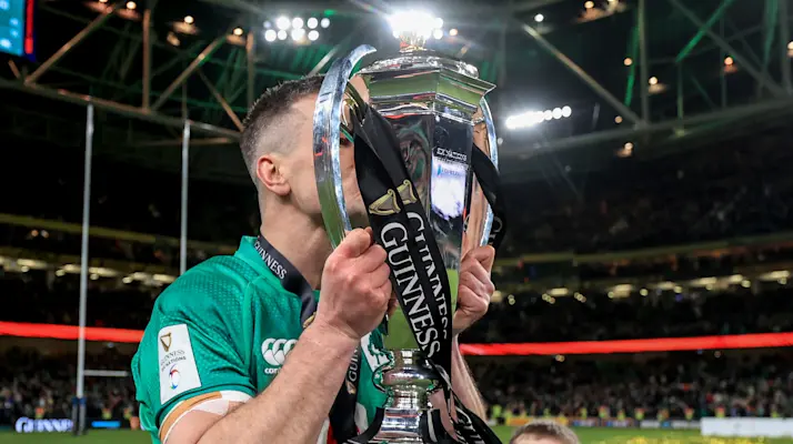 Johnny Sexton kisses the Championship trophy in 2023.