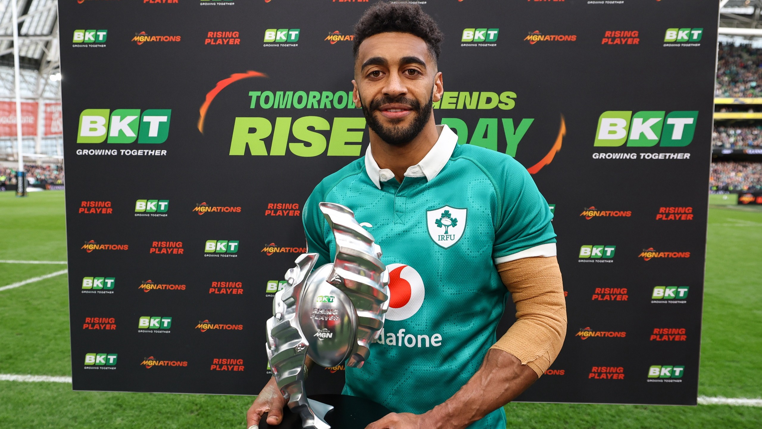 Robert Baloucoune poses with the 2026 BKT Rising Player award.