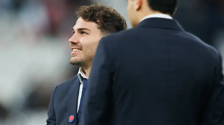France's Antoine Dupont inspects the pitch ahead of the Autumn Nations Series between France and Argentina at Stade de France, Paris, France Friday, November 22nd, 2024 (Photo by Tom Maher / Inpho)