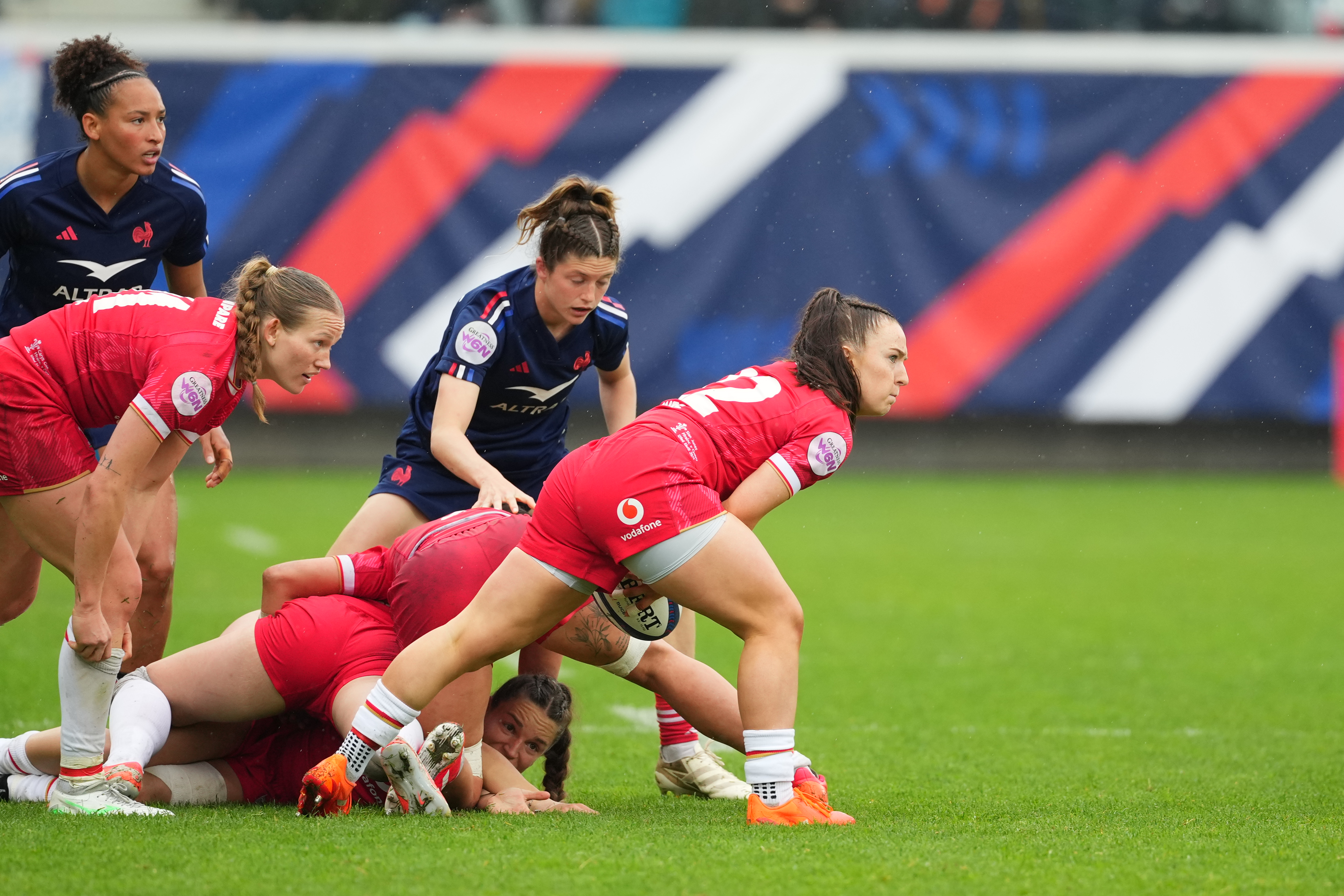 Sian Jones v France