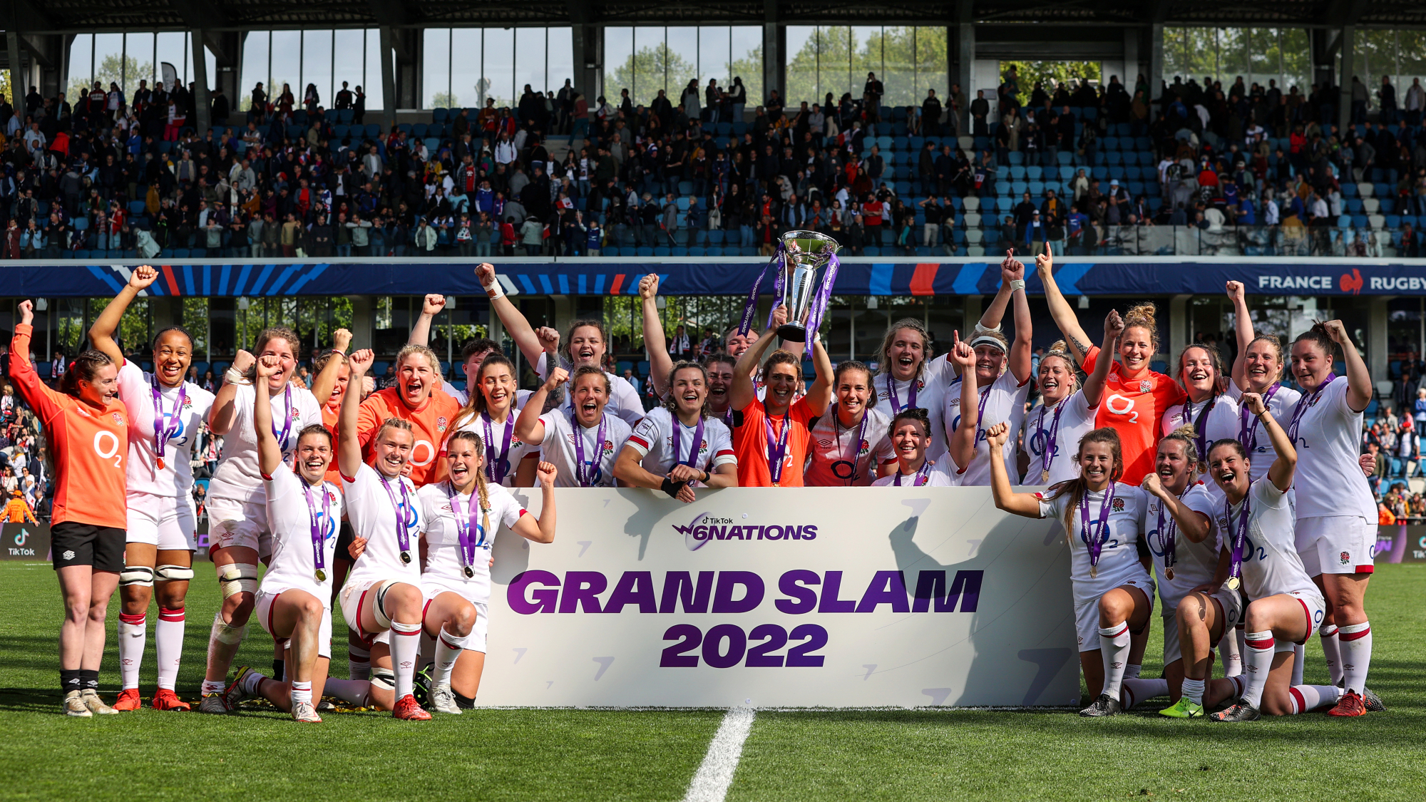 EnglandWomenTrophy2022SB2000