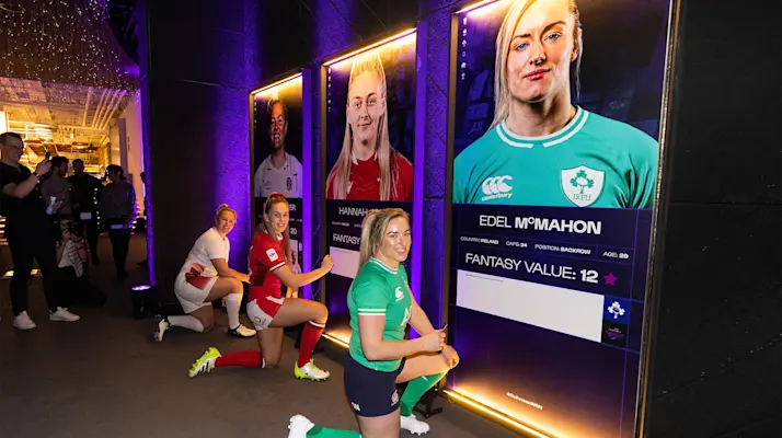 PLAYERS SIGN THEIR FANTASY CARDS | W6N LAUNCH