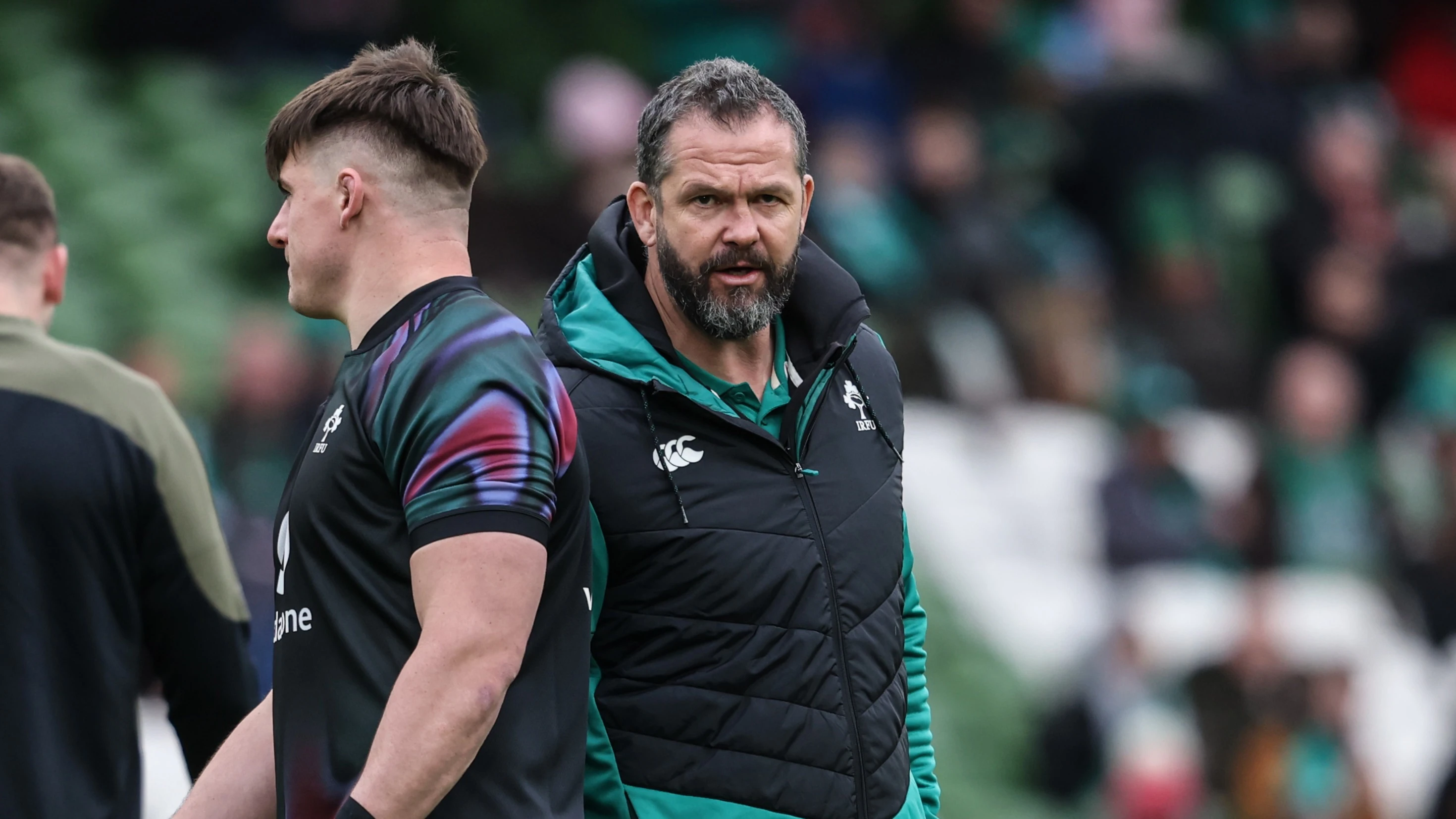Andy Farrell speaks to Dan Sheehan in the warm-up for a 2026 Championship match in Dublin.