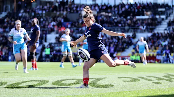 France’s Carla Arbez clears the ball during the 2025 Guinness Women's Six Nations Championship Round 2 game between France and Scotland in the Stade Marcel-Deflandre, La Rochelle, France, Saturday, March 29, 2025 (Photo by Dan Sheridan / Inpho)