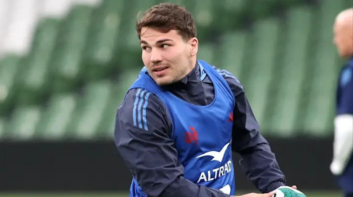 Antoine Dupont warms up for a Quilter Nations Series match in November 2025.