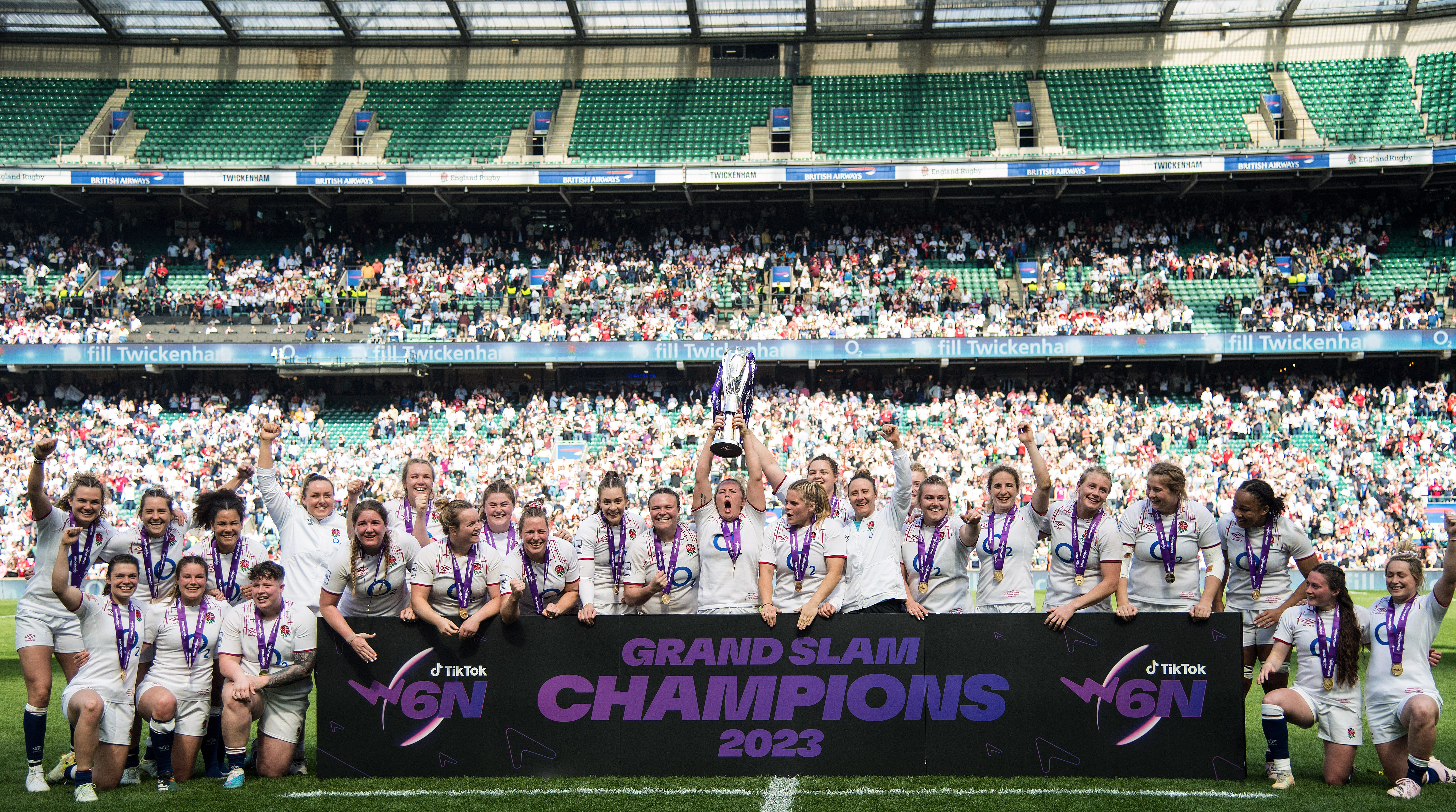 England_Team_Hub_Womens_Photo_1