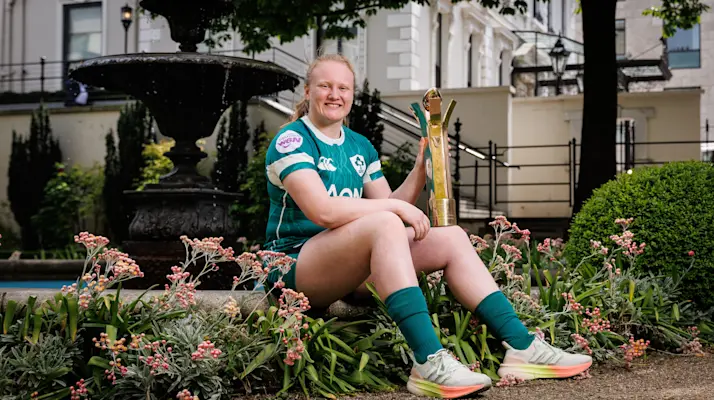Aoife Wafer with the 2025 Guinness Player of the Championship award