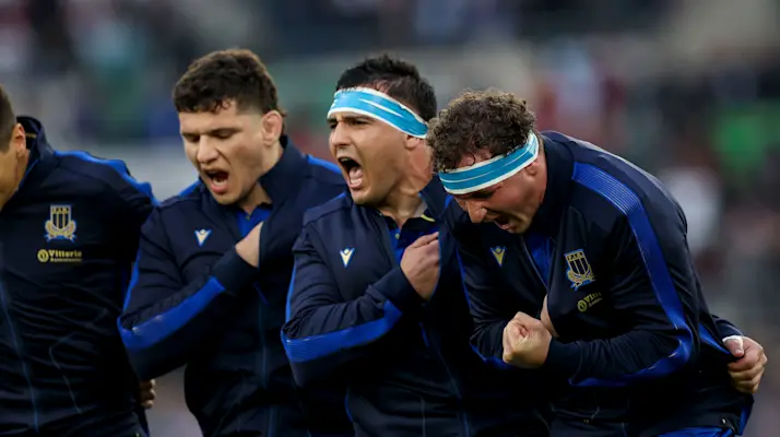 The Italian team, led by captain Michele Lamaro, sing the crescendo of their country's national anthem in 2026.