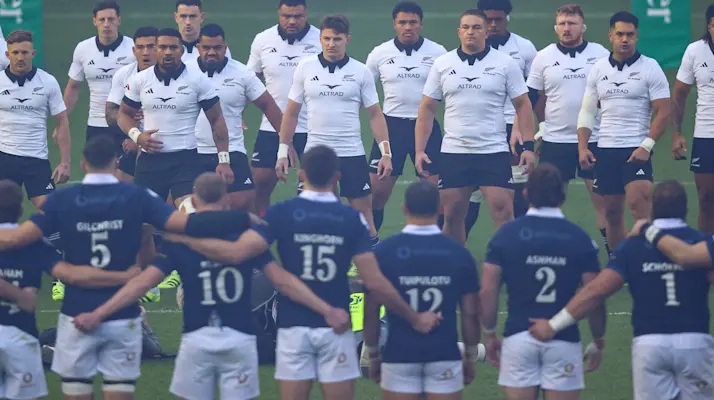 The New Zealand team perform the Haka ahead of the 2025 Quilter Nations Series game between Scotland and New Zealand in Scottish Gas Murrayfield, Edinburgh
