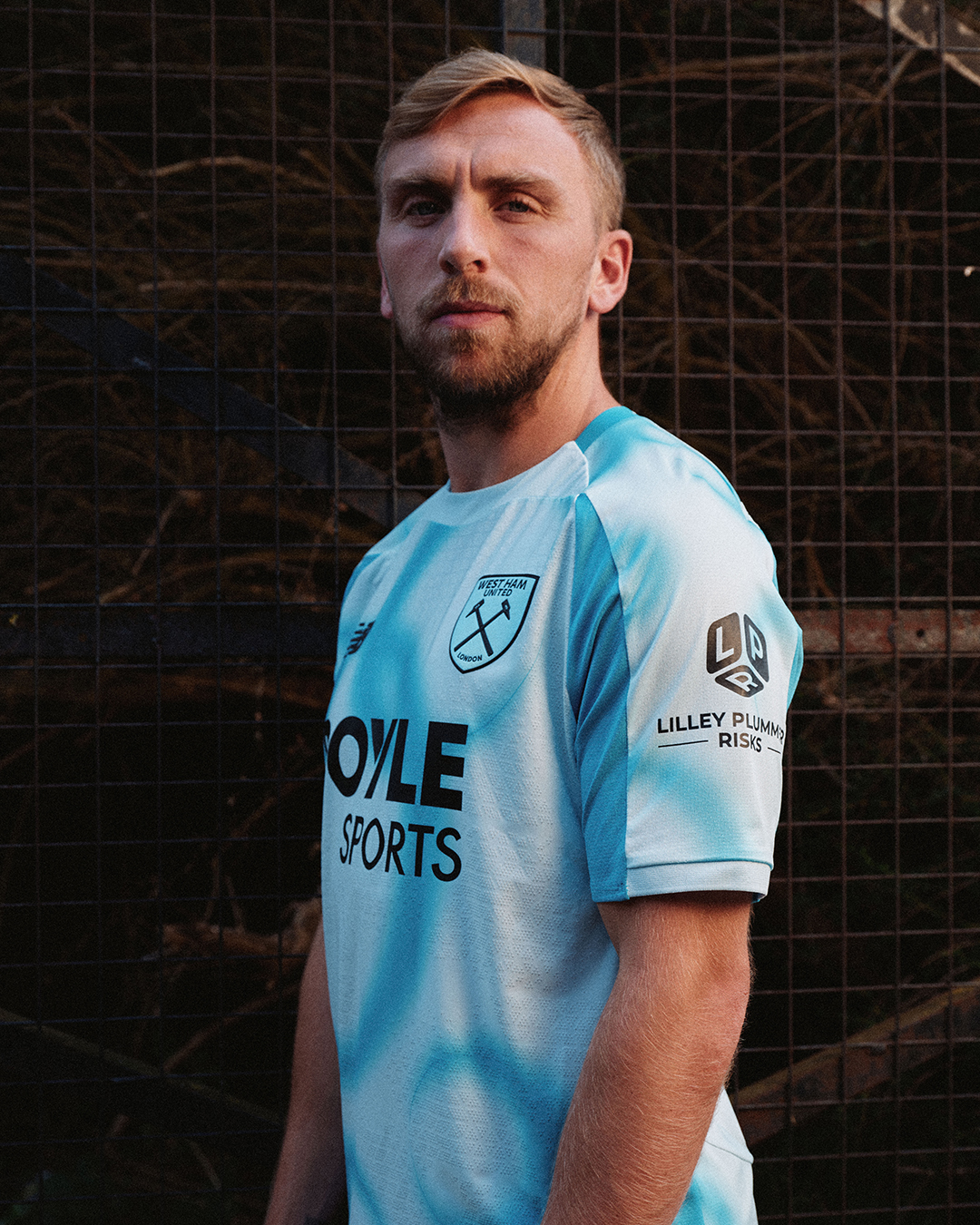 Third Kit Gateway Carousel 1