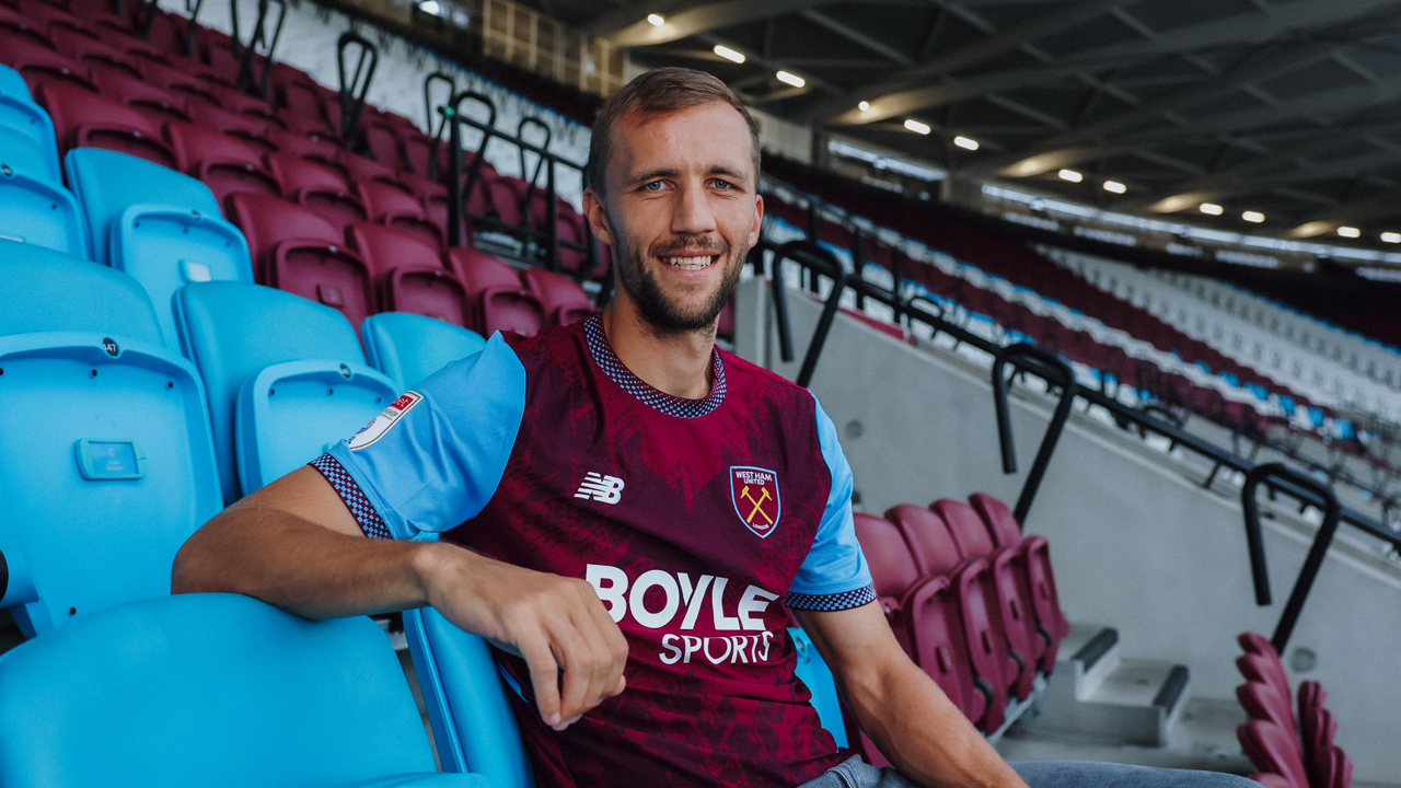 Tomáš Souček signs new contract in October 2026