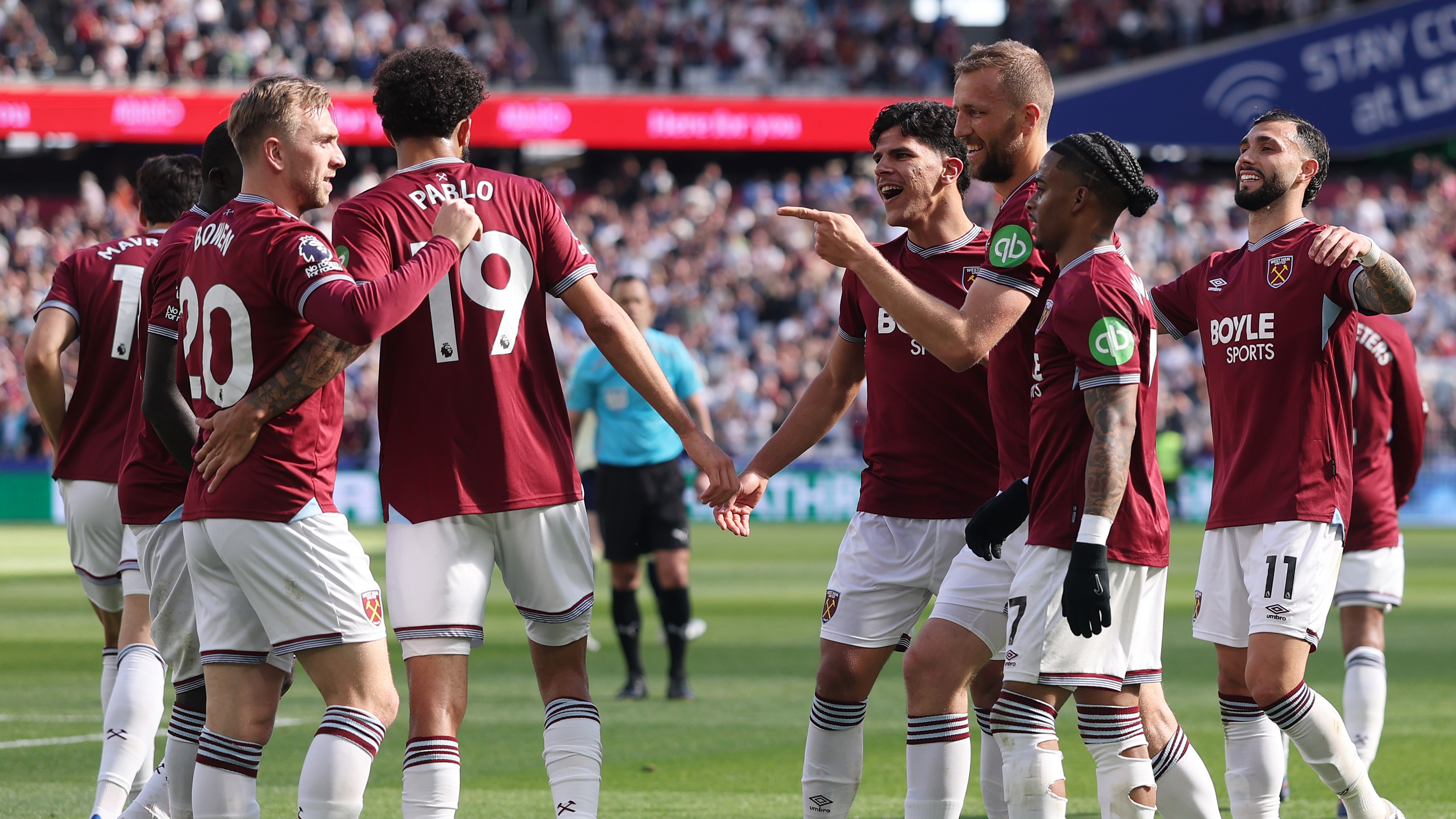 West Ham players celebrate