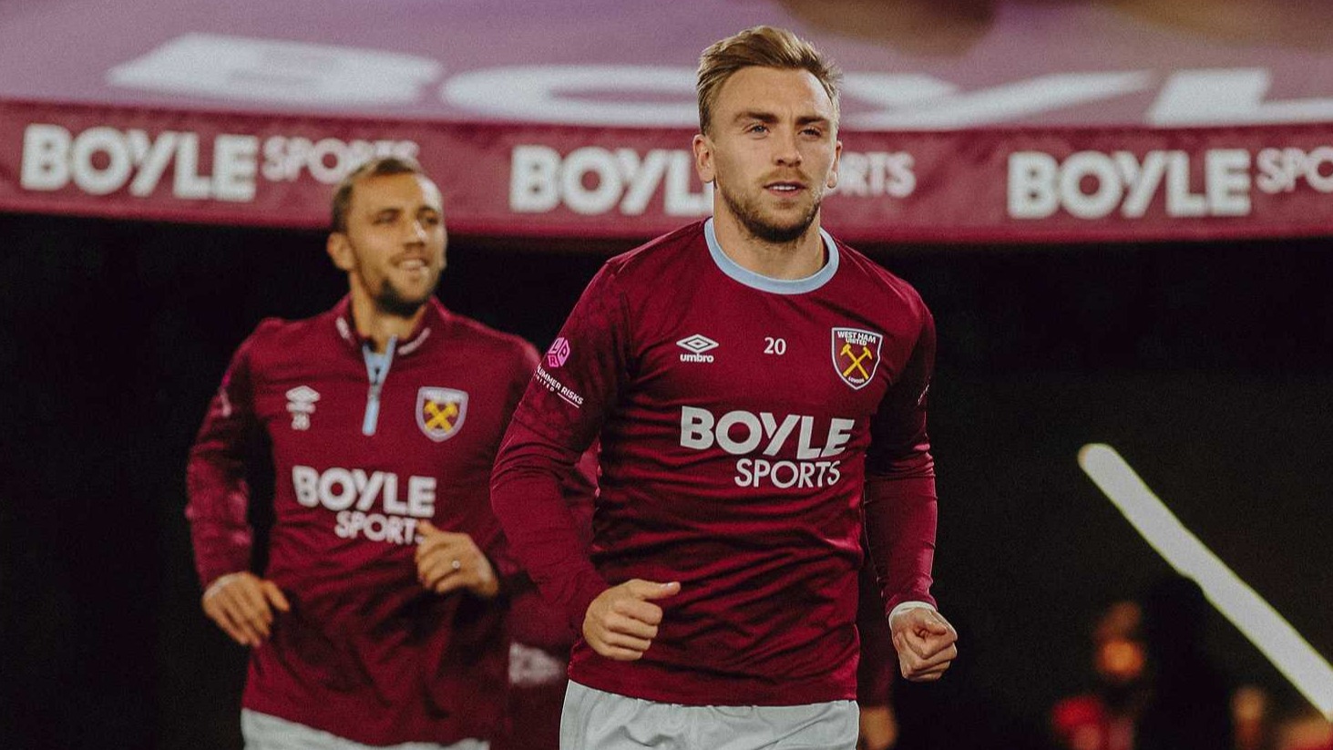 Jarrod Bowen leads West Ham out to warm-up