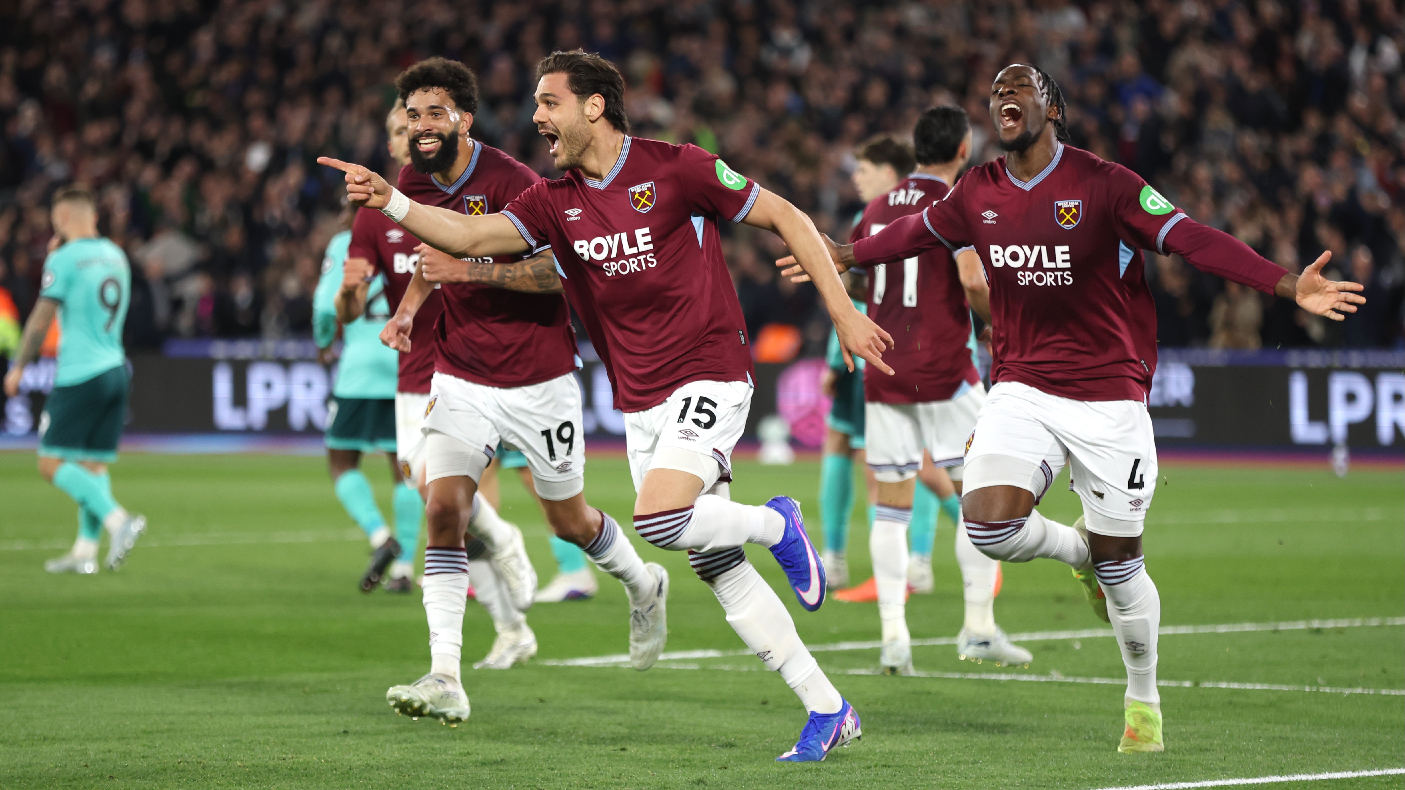 Celebrations v Wolves