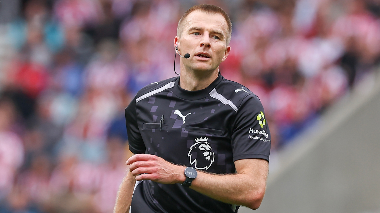 Referee Michael Salisbury