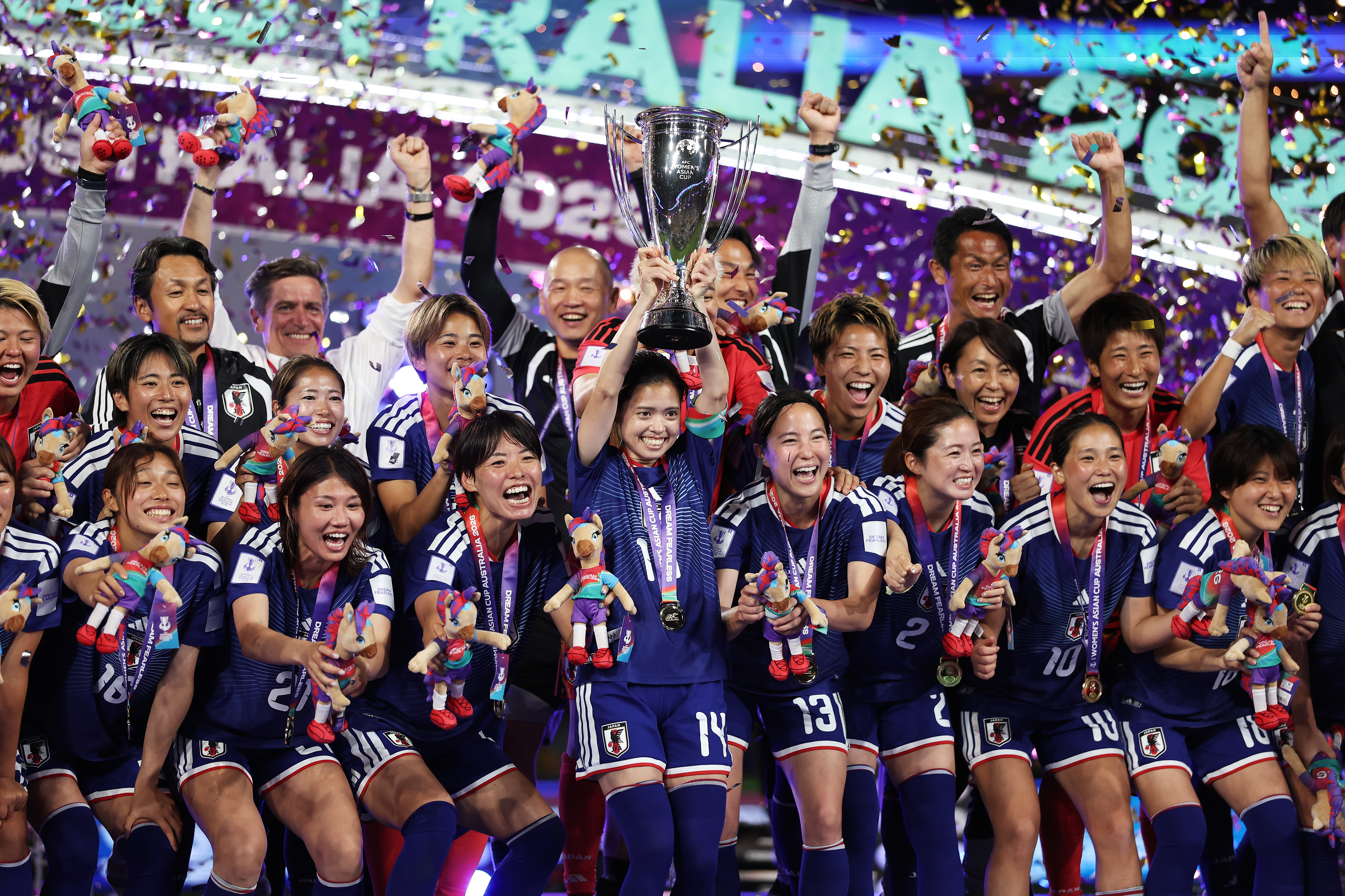 Ueki and Japan lift trophy