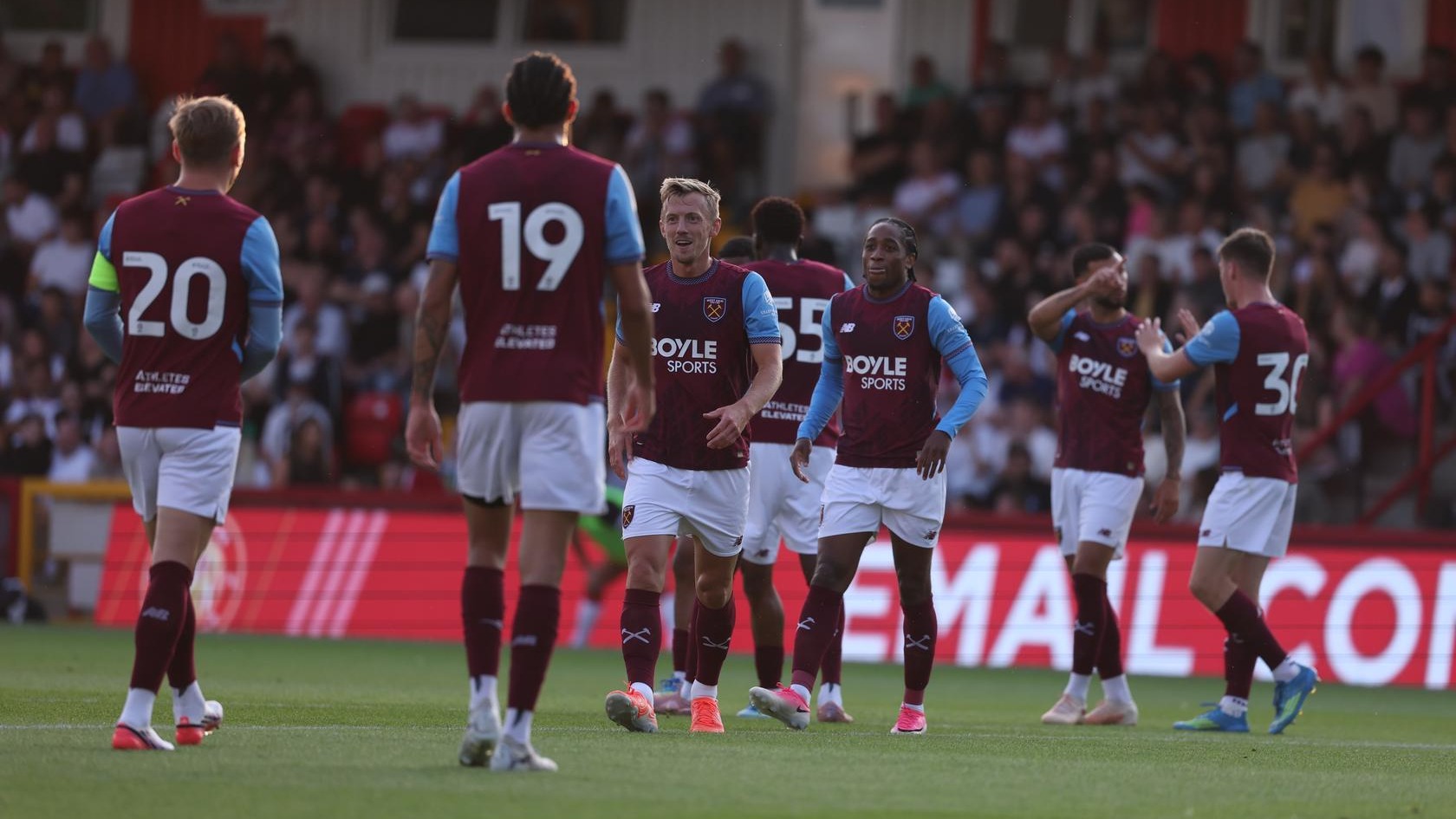 Ward-Prowse Stevenage cele