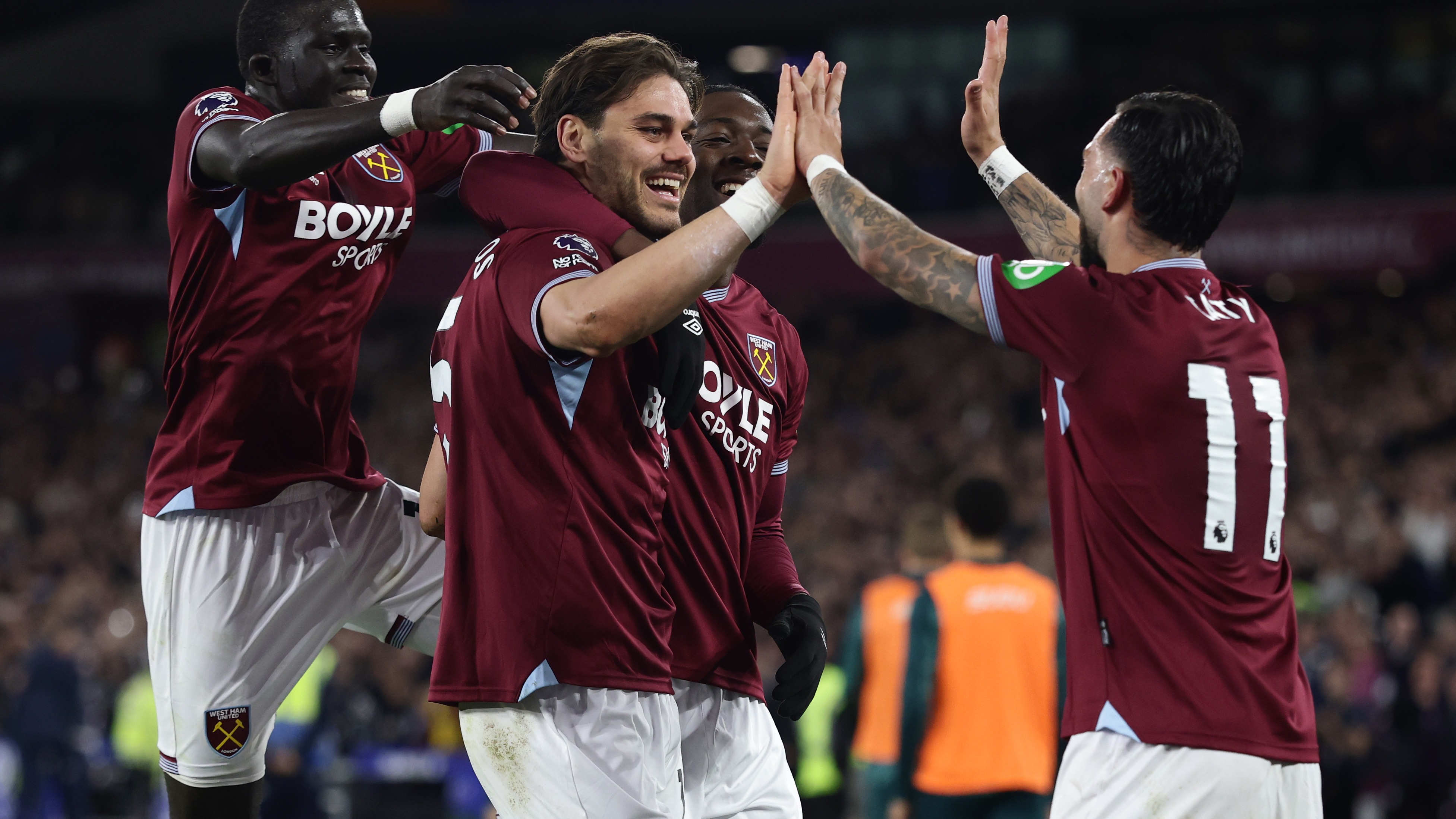 Mavropanos Taty Wolves cele