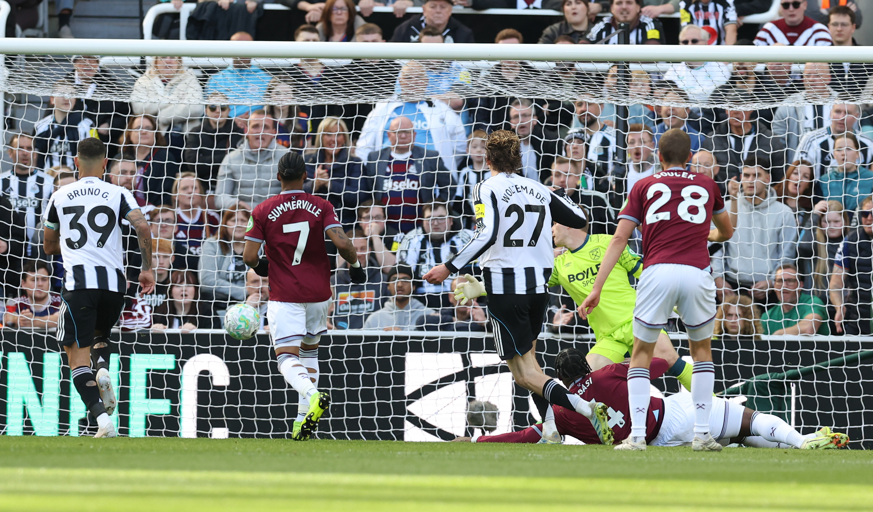 Nick Woltemade scores against the Hammers