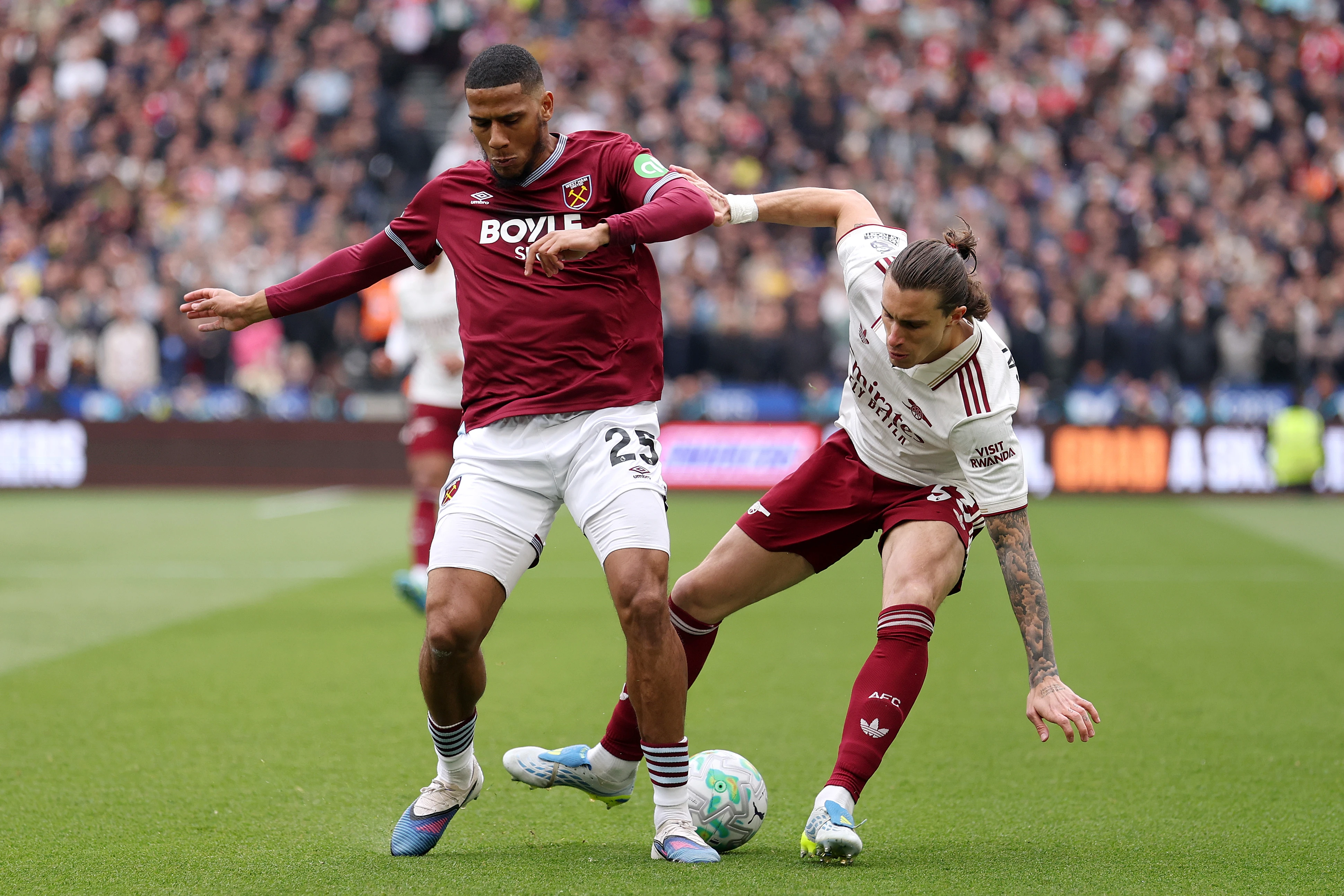 Matchday Gallery | Irons have late goal ruled out in narrow Arsenal loss - West Ham United FC