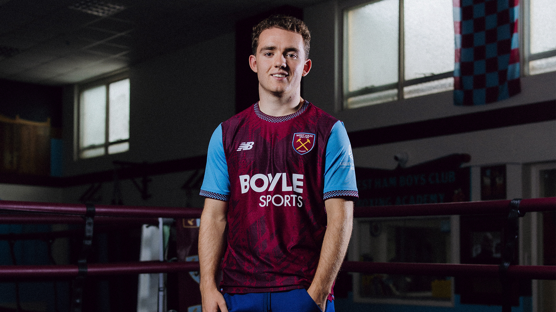 Edvin Austbø signs