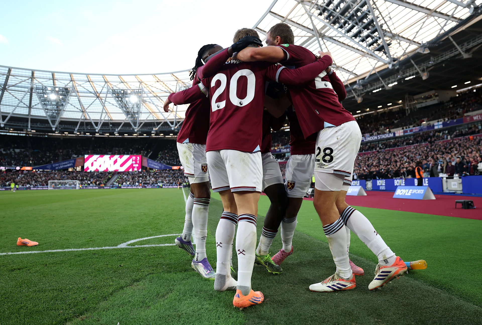 West Ham's Relegation Fears Deepen After 3-0 Loss to Brentford — image 2