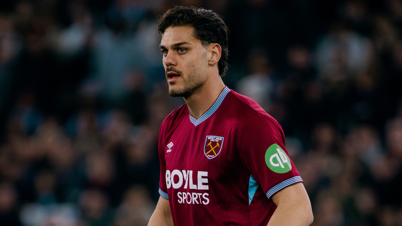 Dinos Mavropanos in action against Manchester City in March 2026