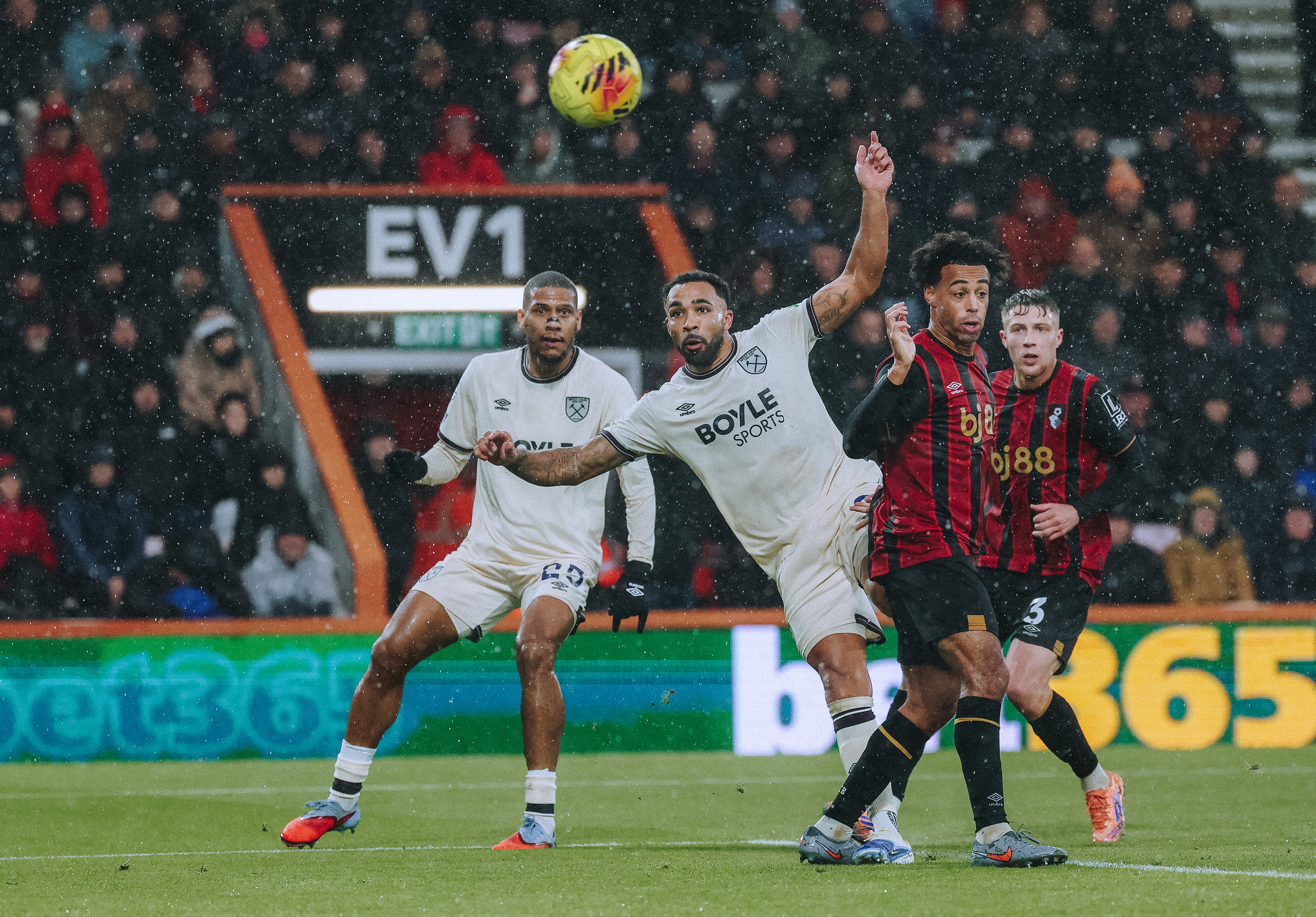 威尔逊伯恩茅斯 2球