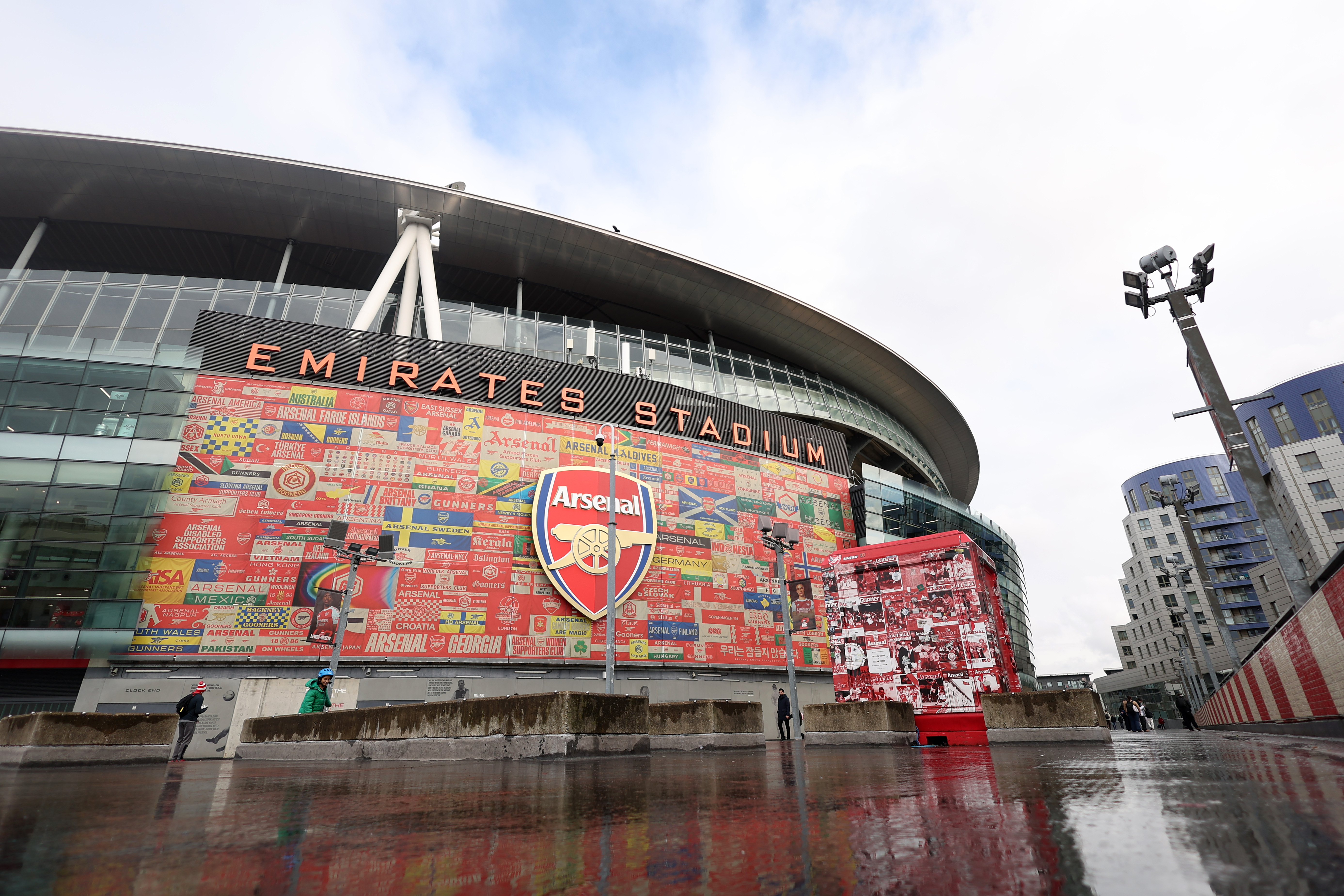 Emirates Stadium GV rainy
