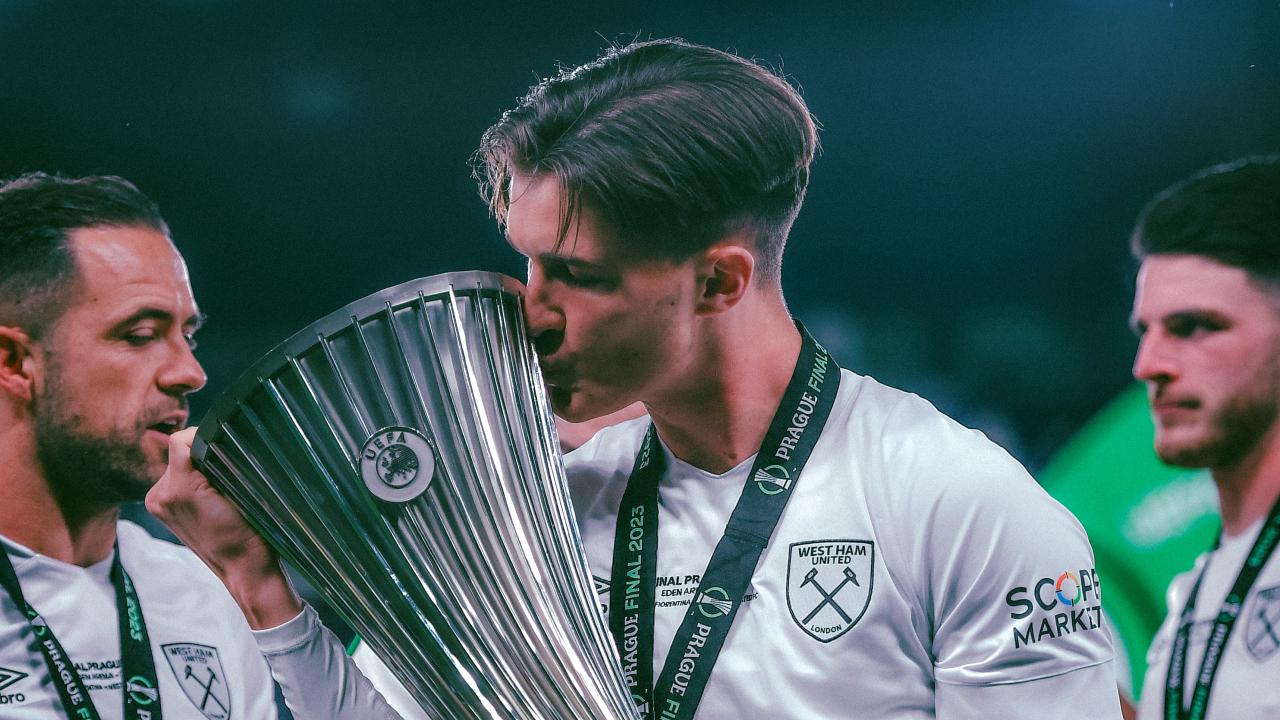 Freddie Potts signs new three-year contract with West Ham United