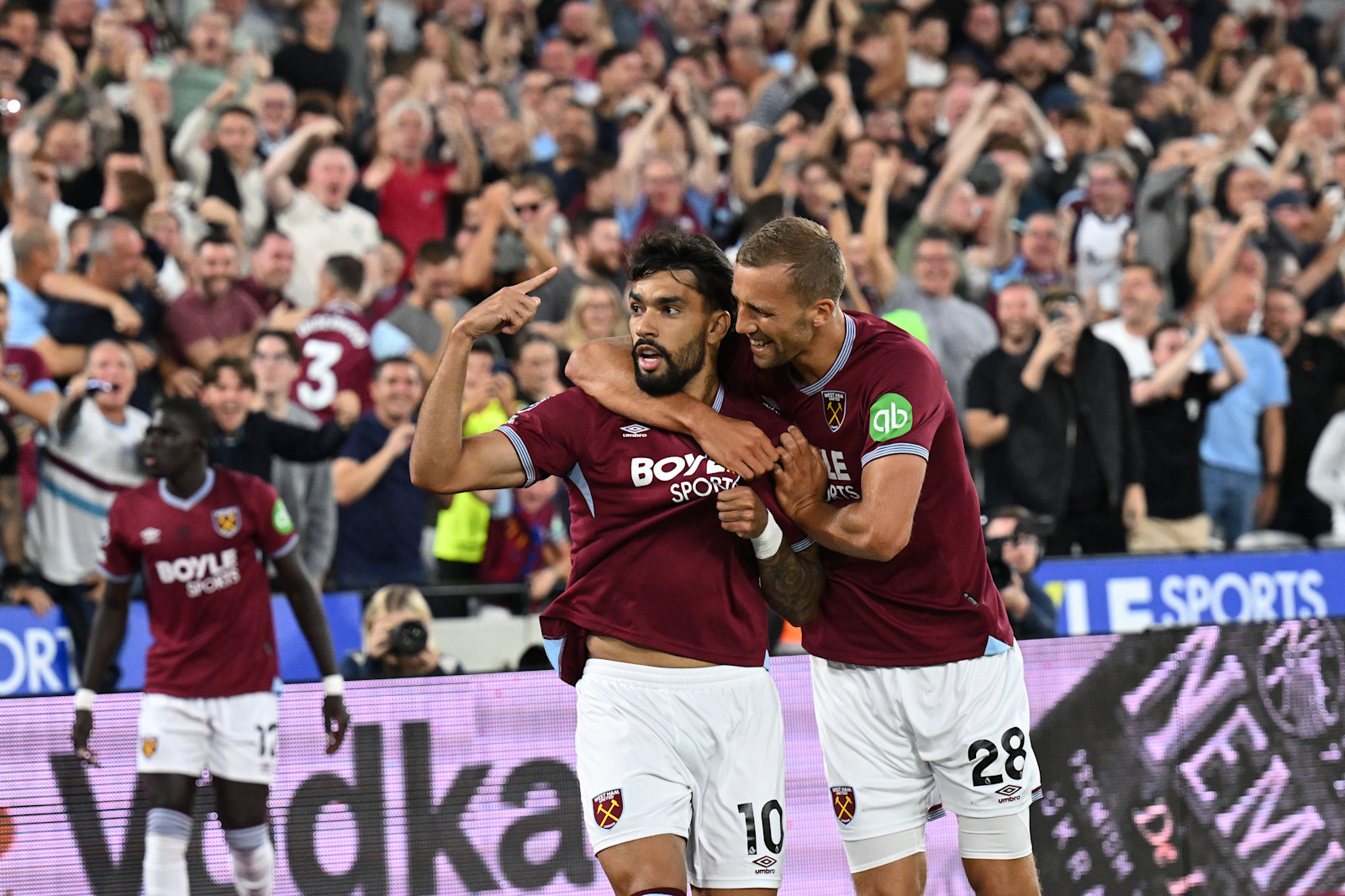Lucas Paquetá celebration