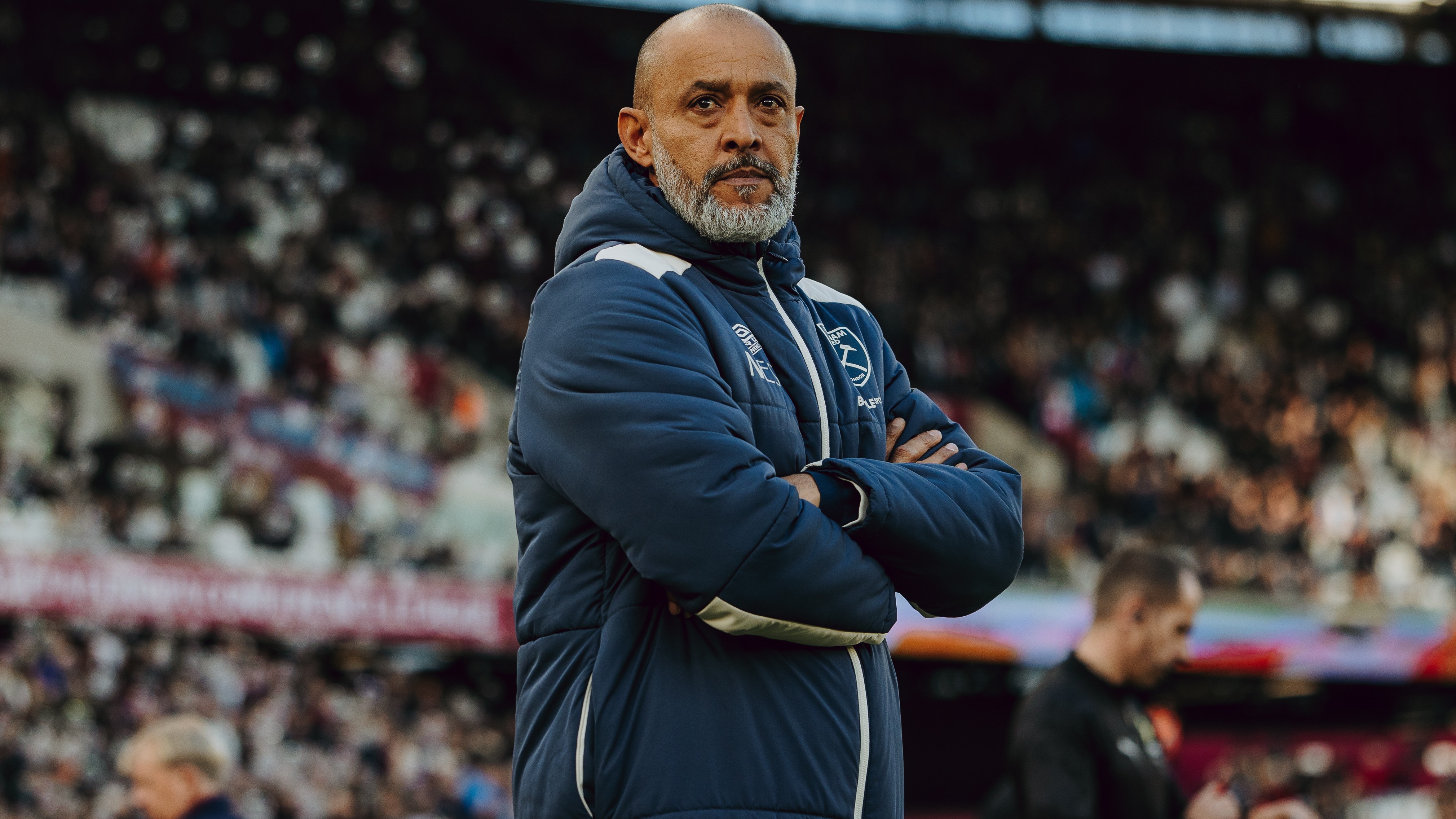 Nuno pitchside