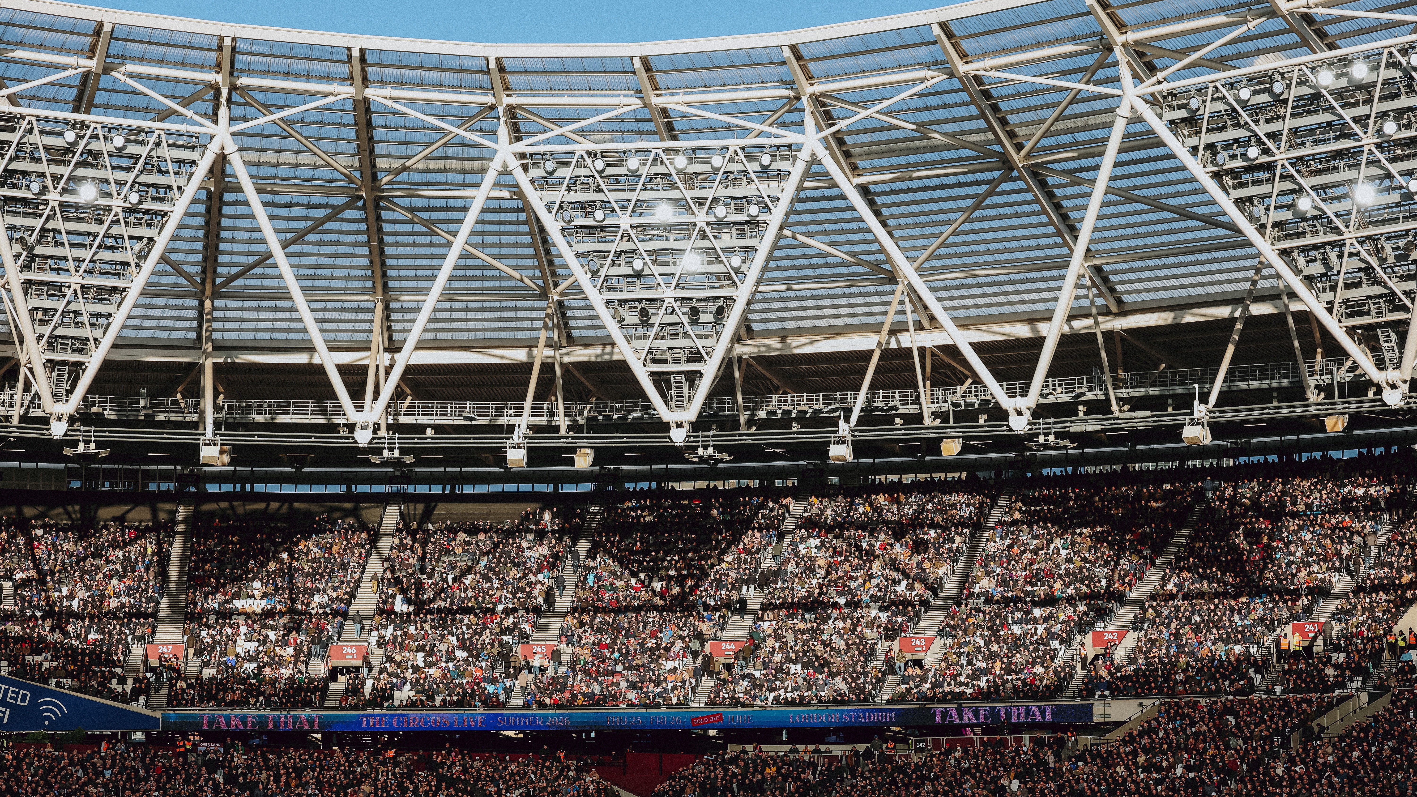 London Stadium crowd
