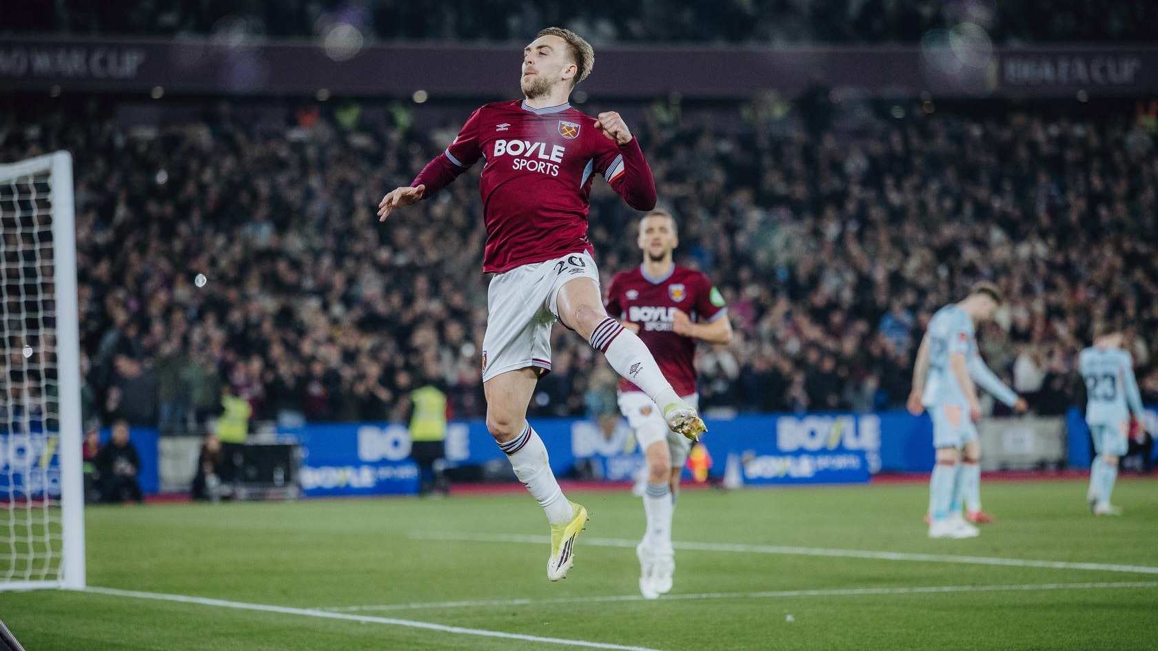 Bowen Brentford cele