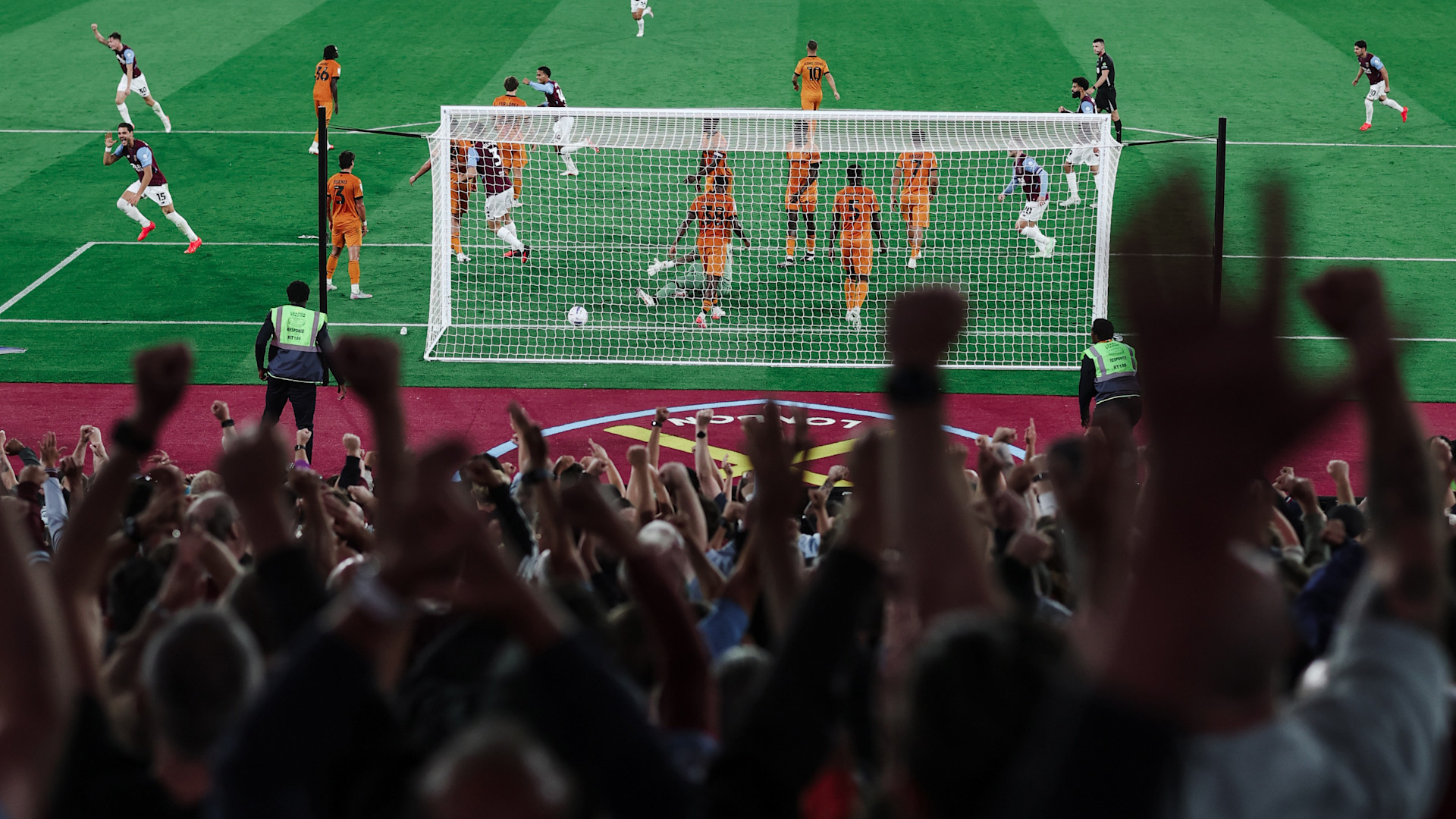 Fans goal cele